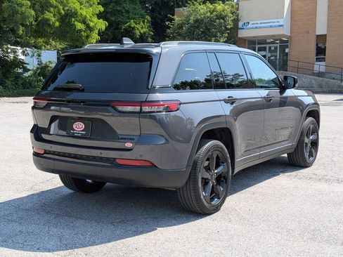 Certified 2024 Jeep Grand Cherokee Limited w/ Black Appearance Package AWD/4WD image 3