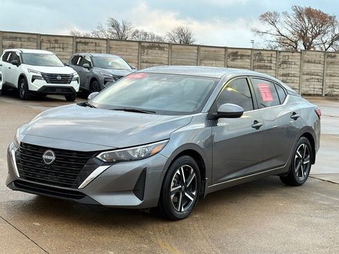 Certified 2024 Nissan Sentra SV image 3