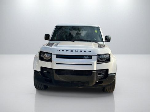 Used 2024 Land Rover Defender 130 X-Dynamic SE AWD/4WD image 2