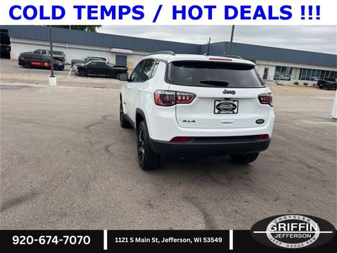 New 2025 Jeep Compass Latitude w/ Sun & Sound Group image 10