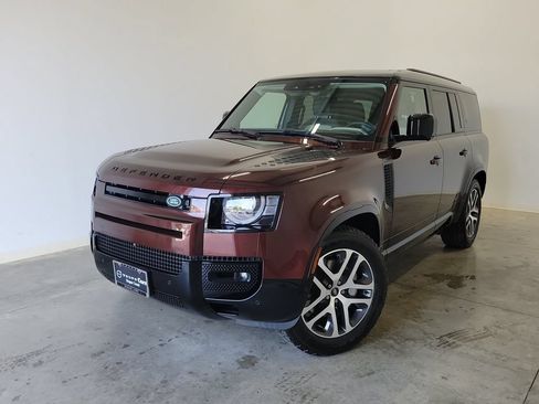 Used 2024 Land Rover Defender 130 X-Dynamic SE AWD/4WD image 33