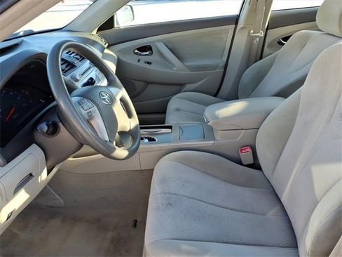 Used 2011 Toyota Camry LE image 11