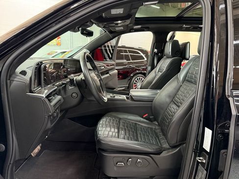 Used 2022 Cadillac Escalade ESV Sport Platinum image 11