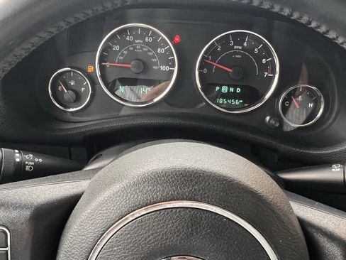 Used 2018 Jeep Wrangler Unlimited Sport S AWD/4WD image 5