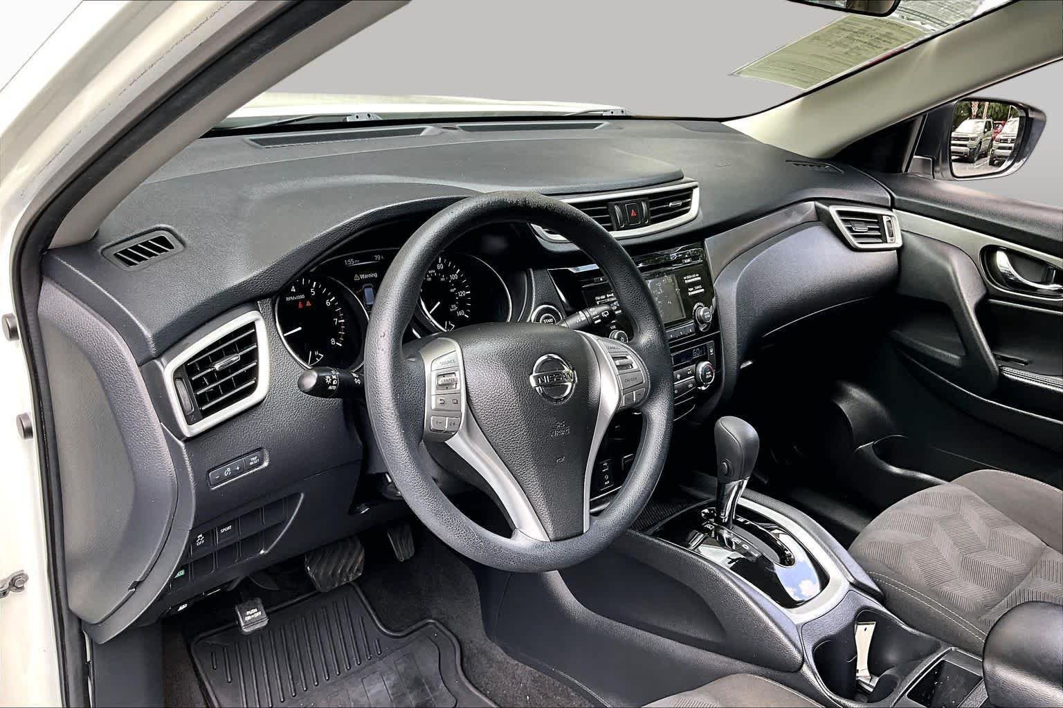 Used 2016 Nissan Rogue SV FWD image 17