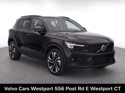 Certified 2024 Volvo XC40 B5 Plus w/ Protection Package Premier AWD/4WD image 1