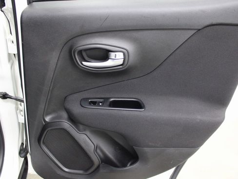 Used 2020 Jeep Renegade Latitude image 24