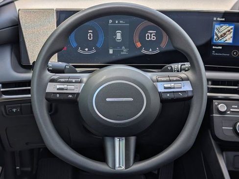 Used 2025 Hyundai Tucson SE image 20