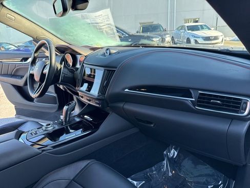 Used 2024 Maserati Levante GT Ultima image 42