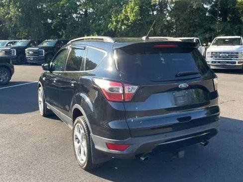 Used 2017 Ford Escape SE w/ SE Leather Comfort Package FWD image 3