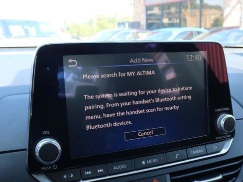 Used 2025 Nissan Altima 2.5 SV FWD image 11