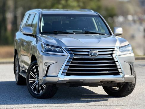 Used 2018 Lexus LX 570 4WD w/ Luxury Package image 3