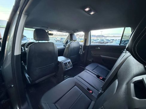 Used 2023 Volkswagen Atlas SE AWD/4WD image 15