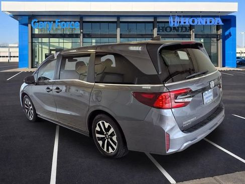 Used 2025 Honda Odyssey EX-L image 3