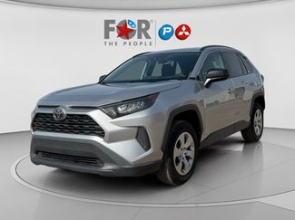 Used 2021 Toyota RAV4 LE video 1