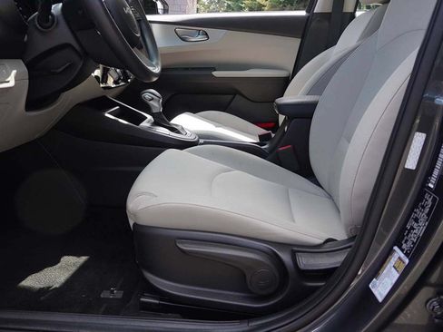 Used 2022 Kia Forte LXS w/ LXS Technology Package FWD image 25