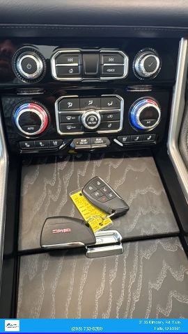 Used 2023 GMC Yukon XL Denali w/ Denali Reserve Package AWD/4WD image 16