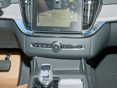 New 2026 Volvo XC90 B6 Ultra w/ Protection Package image 29