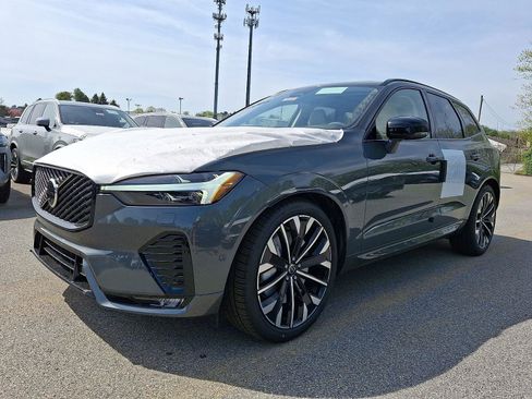 New 2026 Volvo XC60 B5 Ultra w/ Climate Package AWD/4WD image 2