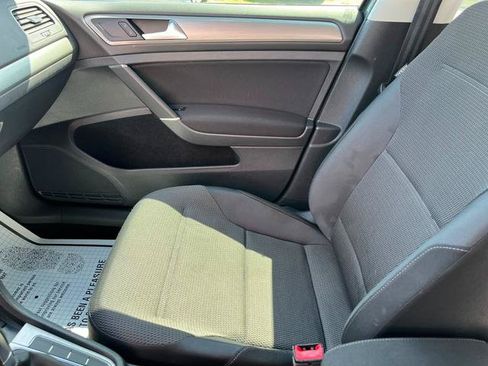Used 2017 Volkswagen Golf S FWD image 22