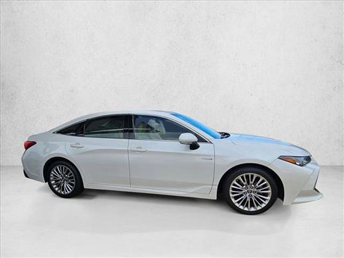 Used 2019 Toyota Avalon Limited w/ Advanced Safety Package image 4