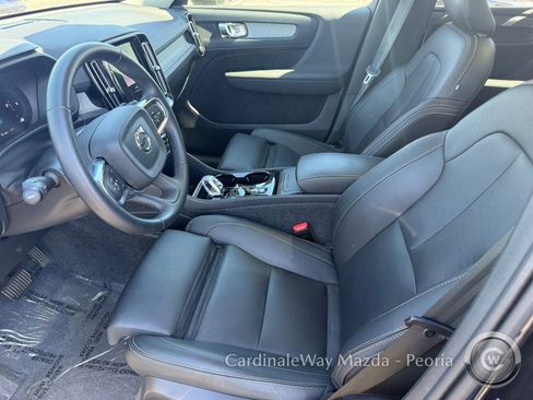 Used 2025 Volvo XC40 B5 Plus AWD/4WD image 14