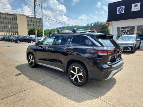 New 2025 Volkswagen Tiguan SE image 3