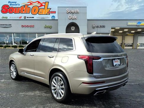 Used 2022 Cadillac XT6 Premium Luxury AWD/4WD image 3