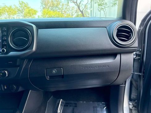 Used 2021 Toyota Tacoma TRD Off-Road w/ Technology Package RWD image 17