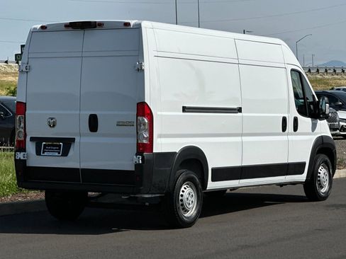 Used 2024 RAM ProMaster 2500 FWD image 3