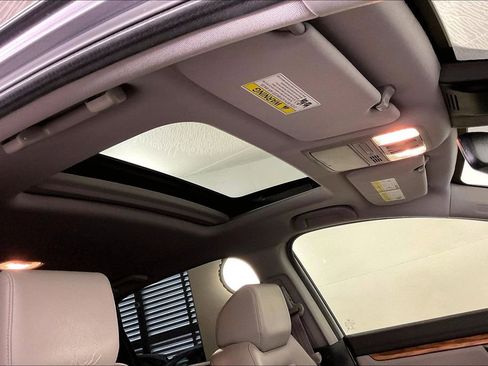 Used 2017 Honda CR-V Touring image 29