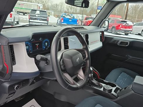 Used 2025 Ford Bronco Heritage Edition image 16