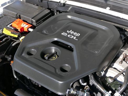 Used 2022 Jeep Wrangler Unlimited Rubicon image 24