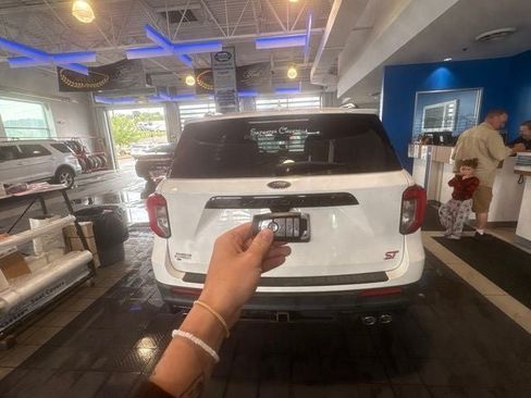 Used 2020 Ford Explorer ST w/ ST Street Pack AWD/4WD image 13