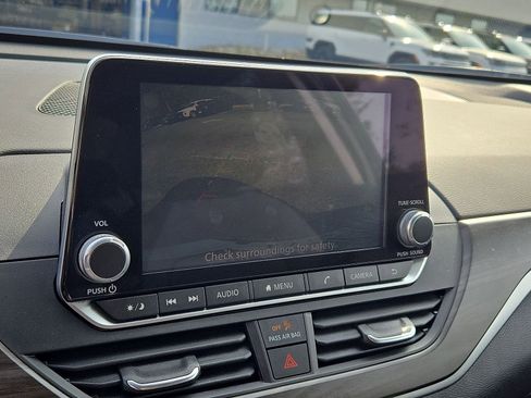 Used 2025 Nissan Altima 2.5 SV AWD/4WD image 21