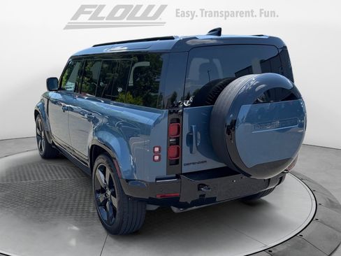 Used 2024 Land Rover Defender 110 X-Dynamic SE AWD/4WD image 6