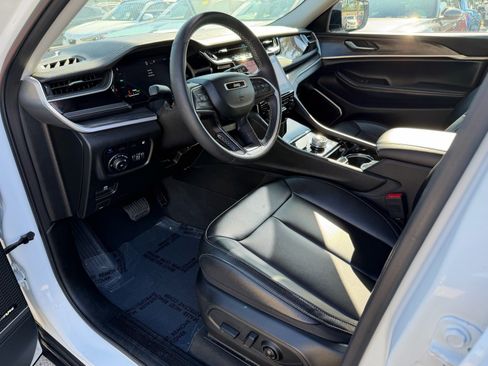 Used 2023 Jeep Grand Cherokee 4WD 4xe image 13