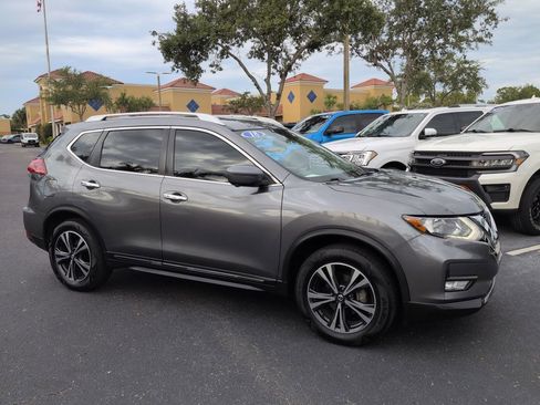 Used 2018 Nissan Rogue SL AWD/4WD image 2