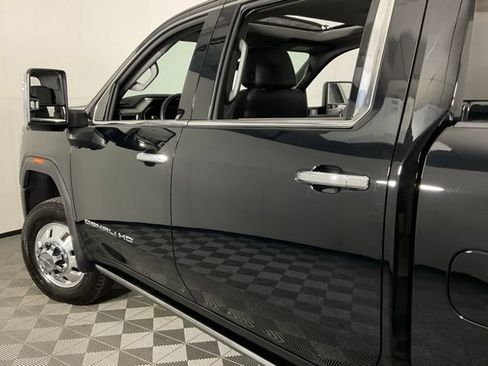 Used 2025 GMC Sierra 3500 Denali w/ Denali Reserve Package AWD/4WD image 38