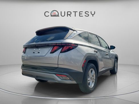 New 2026 Hyundai Tucson SE image 3
