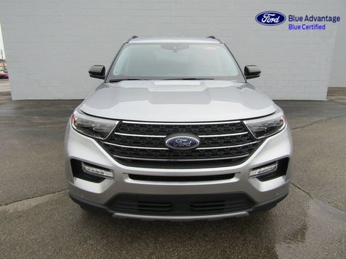 Certified 2024 Ford Explorer XLT w/ Equipment Group 202A AWD/4WD image 3