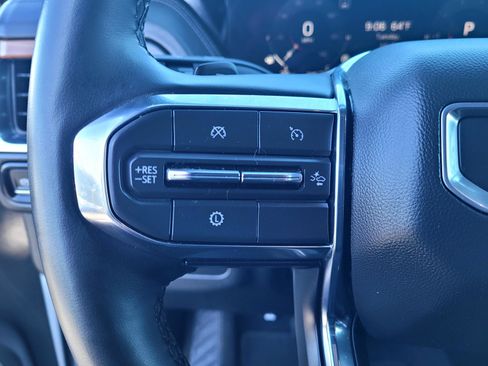 Used 2025 GMC Yukon Denali AWD/4WD image 25