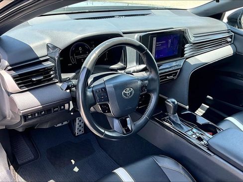 Used 2025 Toyota Camry SE FWD image 16