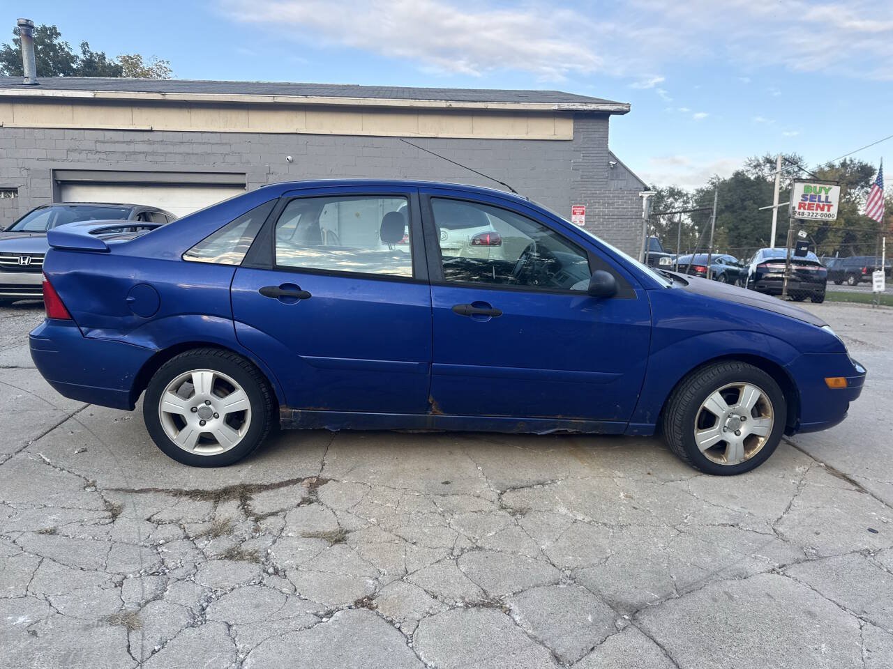 Used 2006 Ford Focus SES FWD image 2