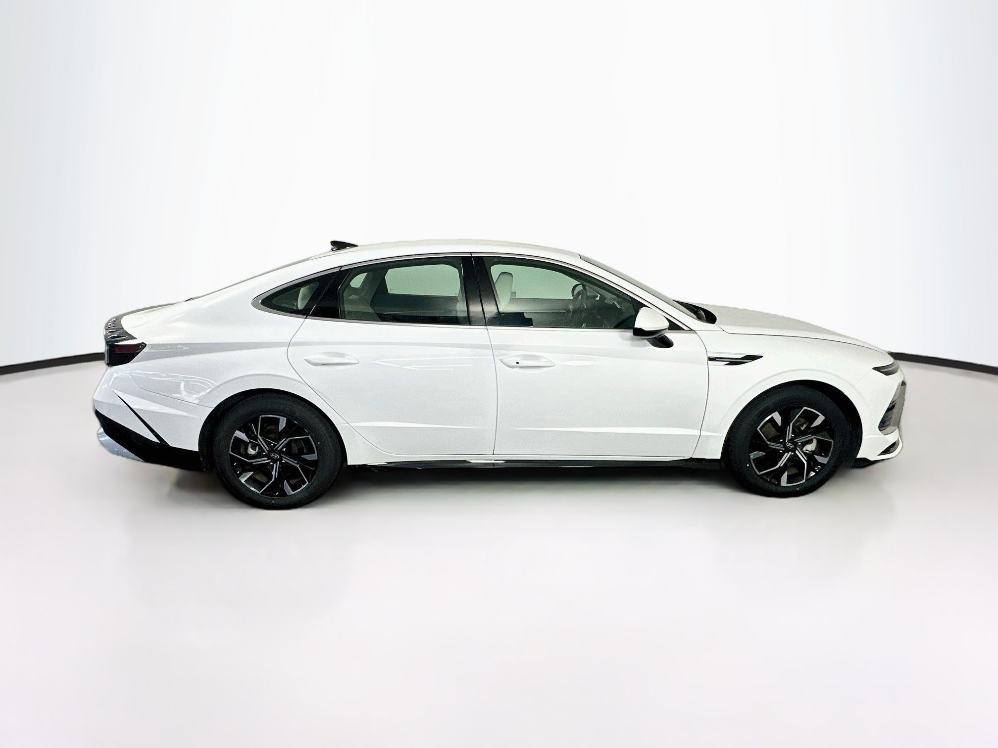 Used 2025 Hyundai Sonata SEL FWD image 10