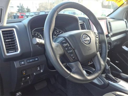 Used 2024 Nissan Frontier SV w/ SV Convenience Package image 26
