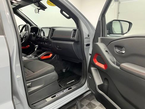 Used 2023 Nissan Frontier PRO-4X w/ Pro Convenience Package AWD/4WD image 28