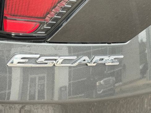 Used 2017 Ford Escape Titanium AWD/4WD image 24
