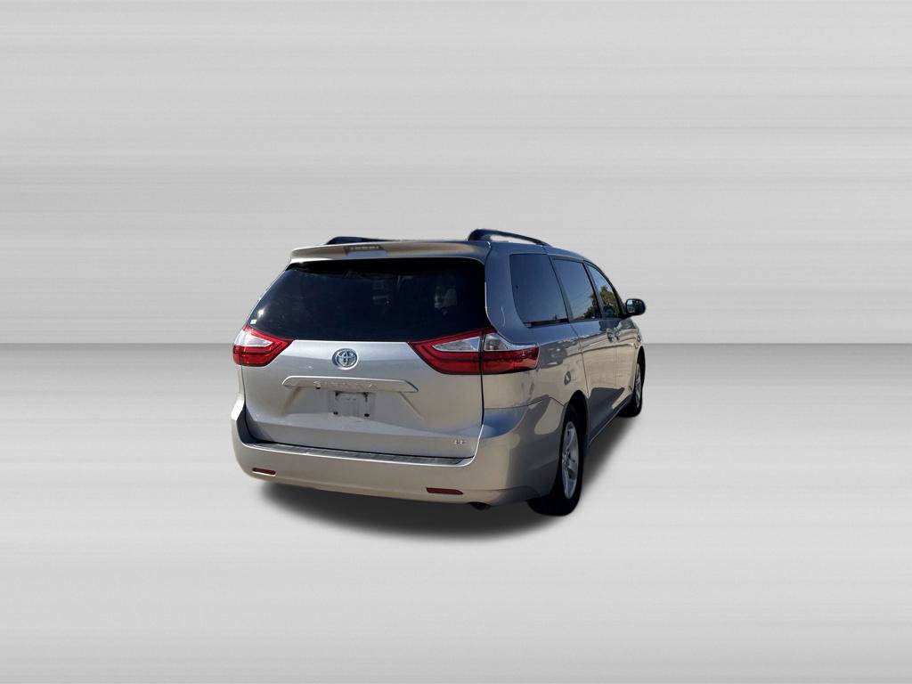 Used 2017 Toyota Sienna LE FWD image 6