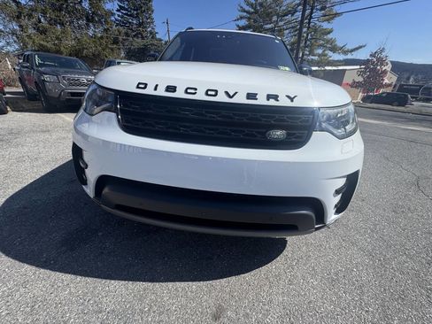 Used 2017 Land Rover Discovery HSE image 16